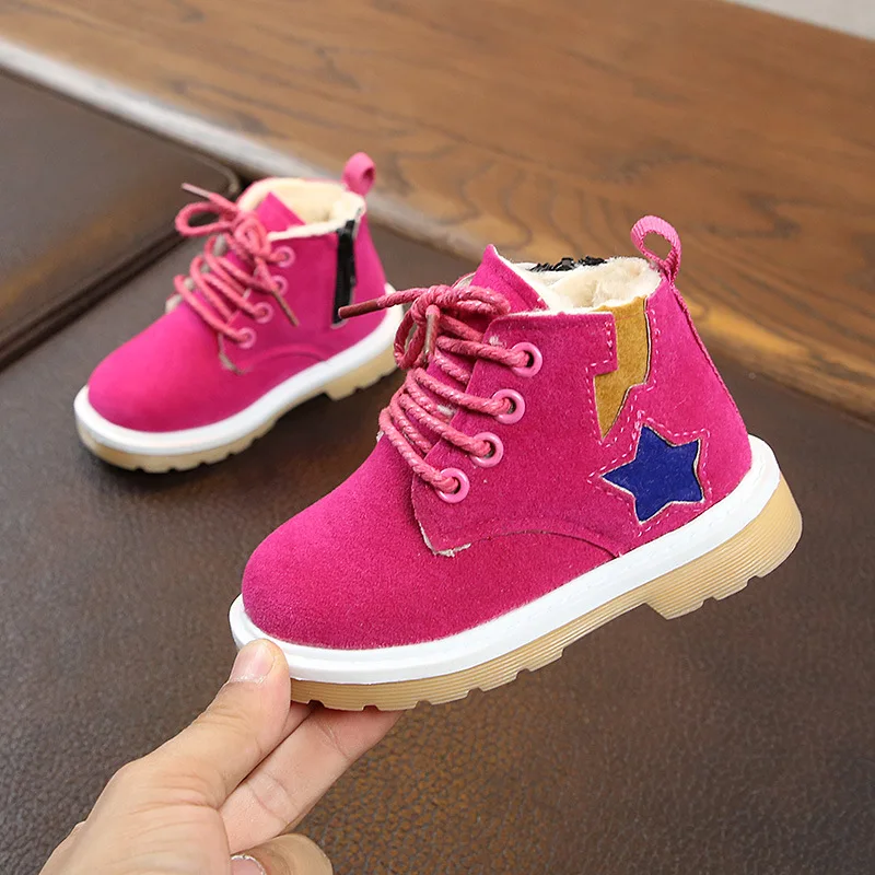 winter New kids boots Soft bottom Comfortable Martin boots fashion Boys girls warm plush snow Children's boots 21-30
winter New kids boots Soft bottom Comfortable Martin boots fashion Boys girls warm plush snow Children's boots 21-30
