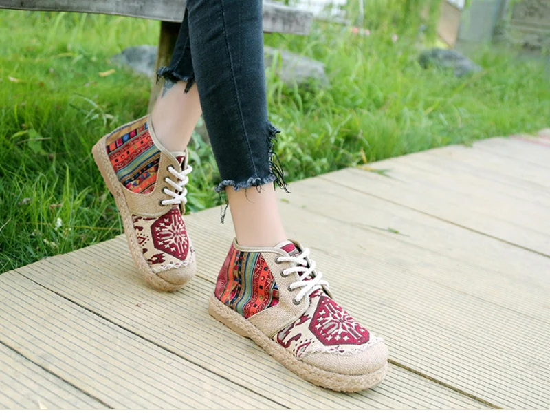 VTOTA Embroider Shoes Women Ankle Boots Flat Autumn Shoes 2017 Comfortable Lace-Up Old Beijing Cloth Shoes Flats Botas F23 7