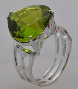 Britain's queen William romantic style Natural fashion of 18 k platinum 925 sterling silver heart peridot rings
Britain's queen William romantic style Natural fashion of 18 k platinum 925 sterling silver heart peridot rings