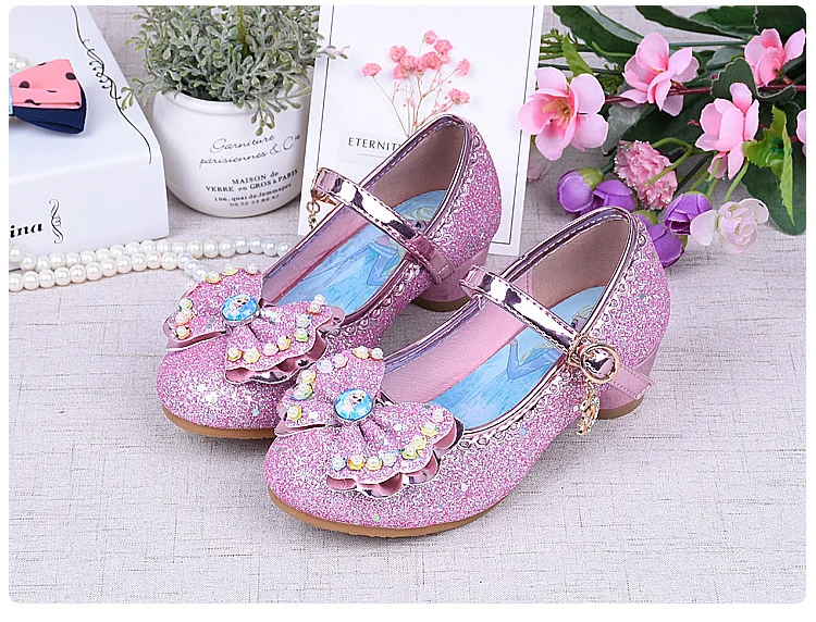 2018Butterfly Children Princess Shoes Girls Bowtie Candy Color Hight Heels Slip on Party Dance Sandals For Baby Girls Kids 26-37 
2018Butterfly Children Princess Shoes Girls Bowtie Candy Color Hight Heels Slip on Party Dance Sandals For Baby Girls Kids 26-37