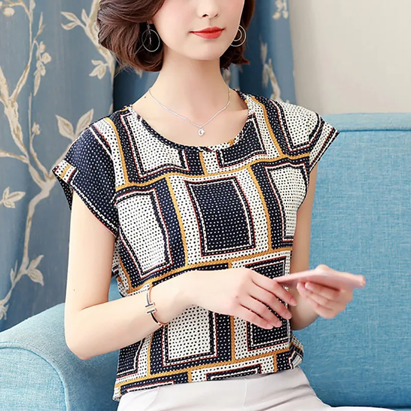 Plus size blouse women print striped blouse women shirt Short batwing sleeve summer tops feminine blouses Summer Casual Tops
Plus size blouse women print striped blouse women shirt Short batwing sleeve summer tops feminine blouses Summer Casual Tops