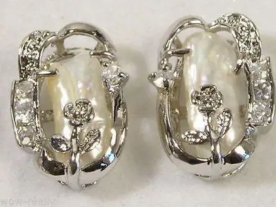 Free shipping@ Fashion White biwa pearl Inlay CZ flower Silver Stud Earrings
Free shipping@ Fashion White biwa pearl Inlay CZ flower Silver Stud Earrings
