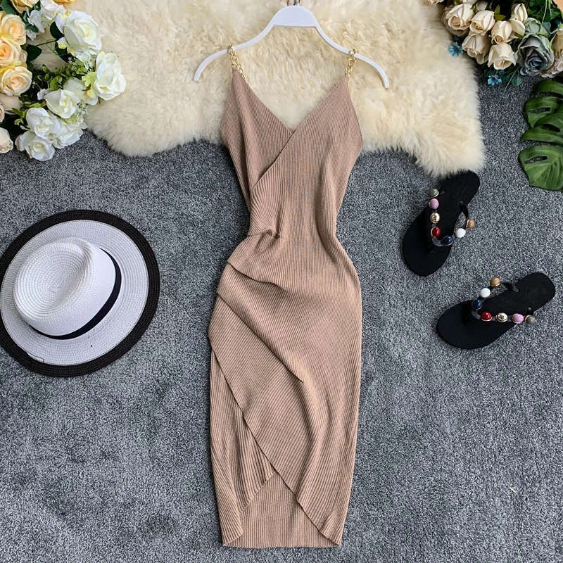 Women Sexy Dress New 2019 Summer Golden Chain Spaghetti Strap V-neck Party Dress Womens Fashion Slim Knitted Bodycon Robe Femme
Women Sexy Dress New 2019 Summer Golden Chain Spaghetti Strap V-neck Party Dress Womens Fashion Slim Knitted Bodycon Robe Femme