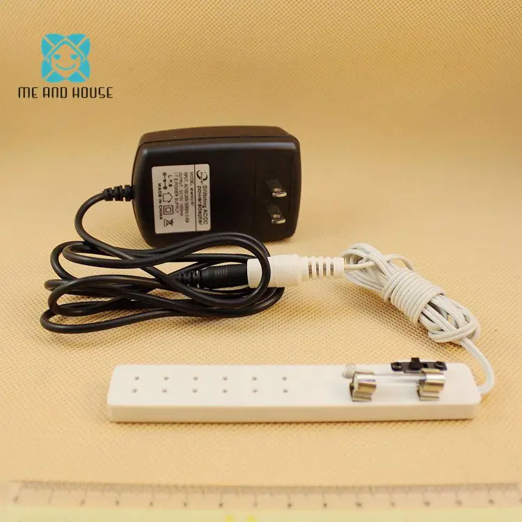 1:12 Doll House miniature 6 outlets Power Strip diy On off Switch & 12 volt transformer
1:12 Doll House miniature 6 outlets Power Strip diy On off Switch & 12 volt transformer