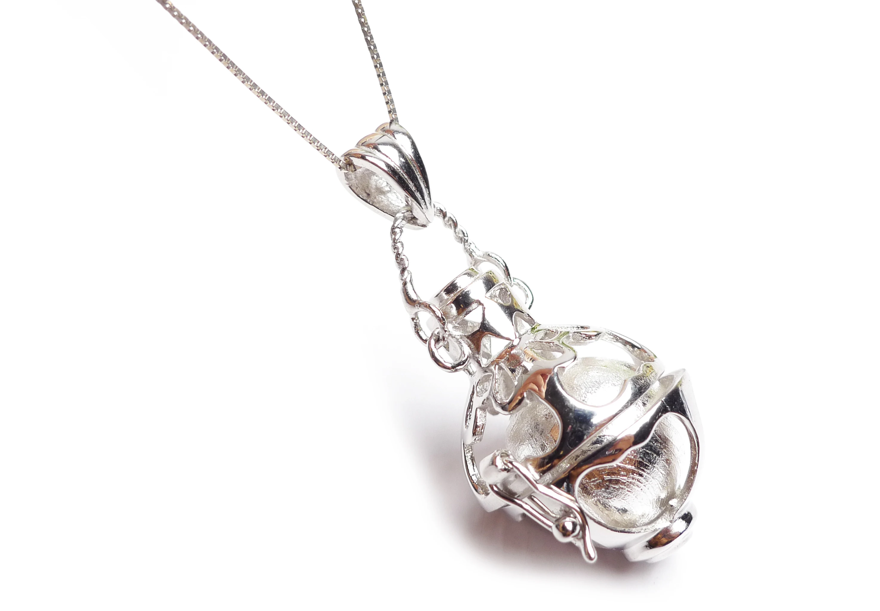100% Natural Gibeon Iron Meteorite Moldavite 24x20mm Women Men Necklace Silver Meteorite Ball Sphere Gemstone Pendant AAAAA
100% Natural Gibeon Iron Meteorite Moldavite 24x20mm Women Men Necklace Silver Meteorite Ball Sphere Gemstone Pendant AAAAA