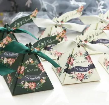 100 Pcs Green / Beige Triangular Pyramid Floral Printed Garland Wedding Favors Candy Boxes Bomboniera Party Gift Box
100 Pcs Green / Beige Triangular Pyramid Floral Printed Garland Wedding Favors Candy Boxes Bomboniera Party Gift Box