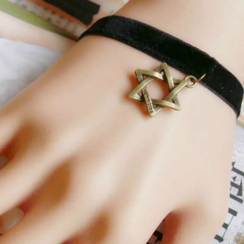 1 Pcs Sell Velvet Strip Six-pointed Star Alloy Bangles Multilayer Rope Bracelet for Women&Men Friendship Bracelets High Quality
1 Pcs Sell Velvet Strip Six-pointed Star Alloy Bangles Multilayer Rope Bracelet for Women&Men Friendship Bracelets High Quality
