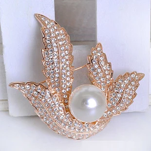 Brooch accessories pearl corsage jewelry new arrival fashion zircon high quality brand jewellery gift
Brooch accessories pearl corsage jewelry new arrival fashion zircon high quality brand jewellery gift