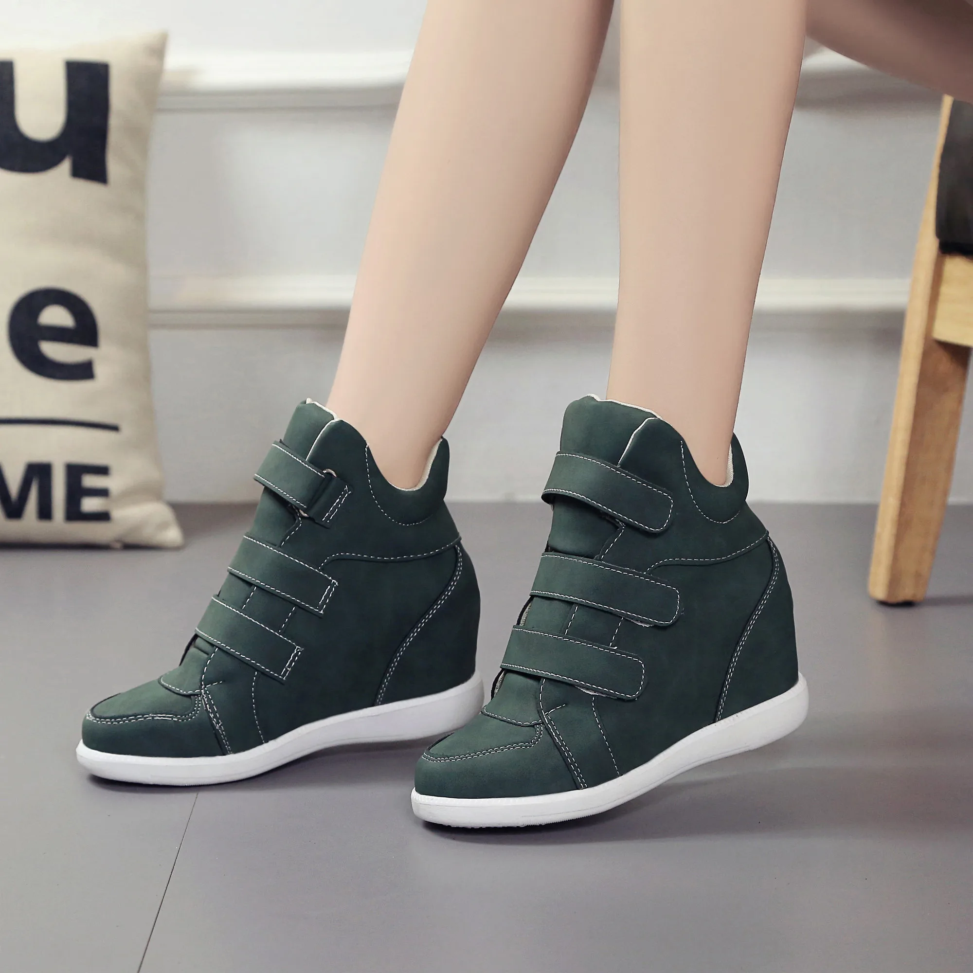 Lucyever Fashion Platform Shoes Woman Ankle Boots Hidden Wedges Comfort Sneakers Female Flock Casual Shoes Chaussure Femme
Lucyever Fashion Platform Shoes Woman Ankle Boots Hidden Wedges Comfort Sneakers Female Flock Casual Shoes Chaussure Femme
