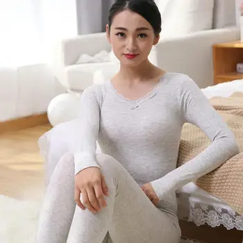 The new lady V collar thermal underwear set is made of cotton, thin, seamless body, lace and lace
The new lady V collar thermal underwear set is made of cotton, thin, seamless body, lace and lace