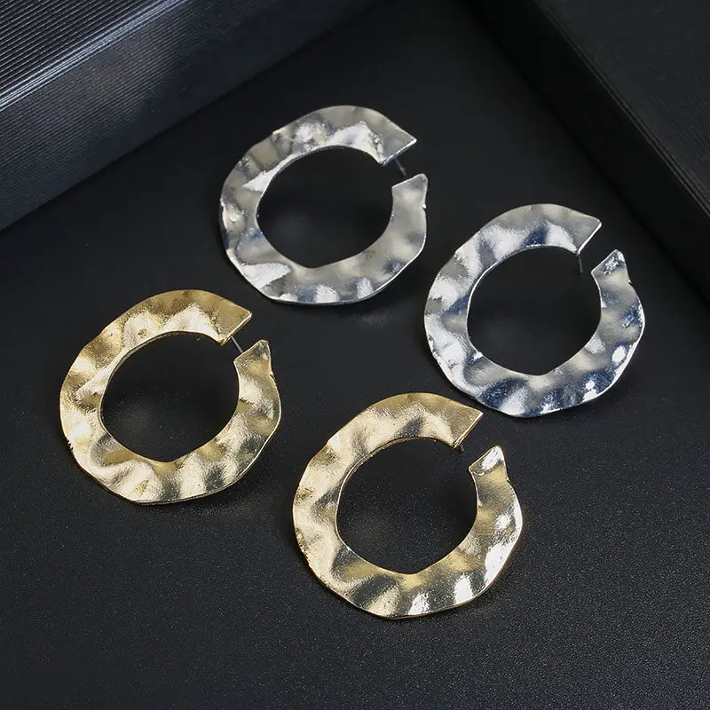 New fashion hoop earring sliver gold color Irregular geometric circles earring for women girl party birthday jewelry gift
New fashion hoop earring sliver gold color Irregular geometric circles earring for women girl party birthday jewelry gift