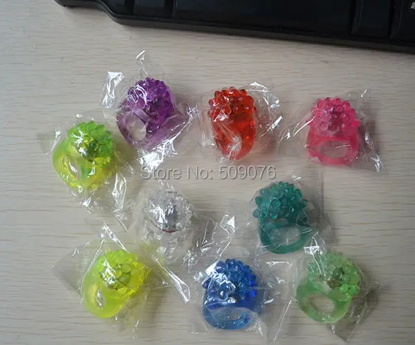 24pcs/lot white light LED Light Strawberry Flashing Finger Ring Elastic Rubber Ring for Event Party Supplies Glow Toys
24pcs/lot white light LED Light Strawberry Flashing Finger Ring Elastic Rubber Ring for Event Party Supplies Glow Toys