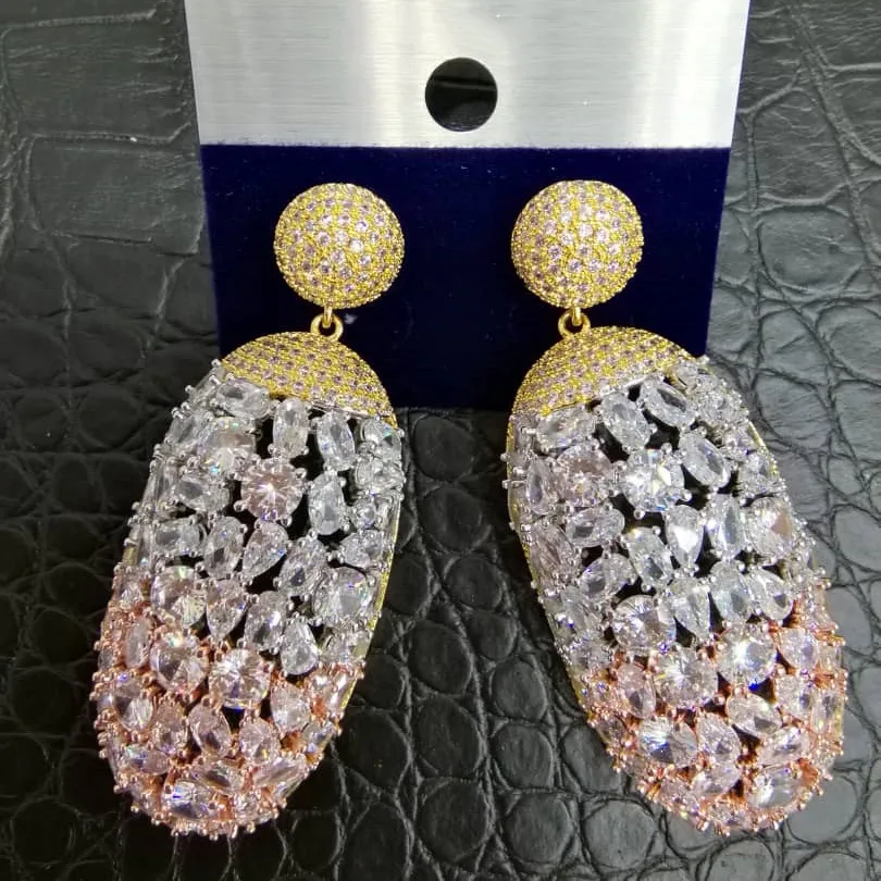 Luxury 3Tone Full Mirco Cubic Zircon Nigerian Dubai Wedding Earrings in Jewelry Charms Elegant Tassel Hoop Earrings For Women
Luxury 3Tone Full Mirco Cubic Zircon Nigerian Dubai Wedding Earrings in Jewelry Charms Elegant Tassel Hoop Earrings For Women