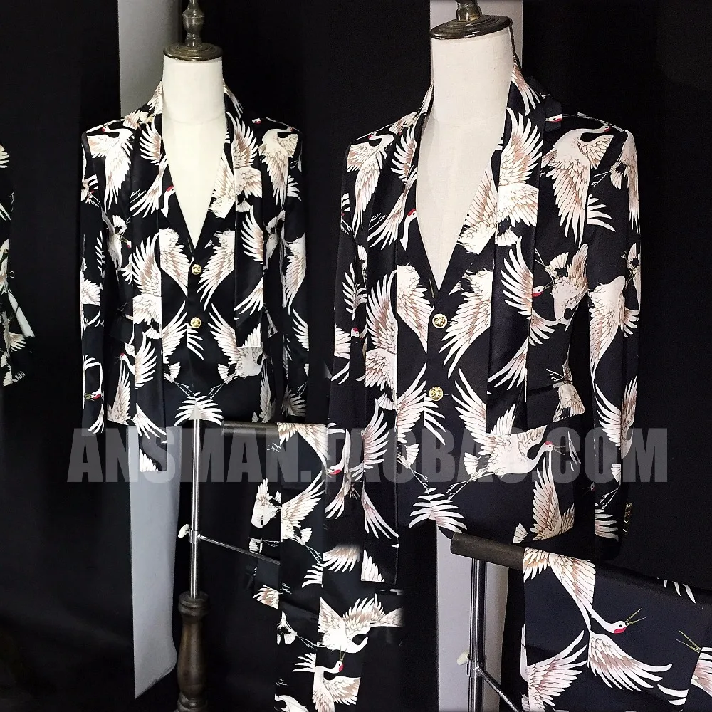New Arrivals Men's Slim Fashion Crane Satin Suit Nightclub bar Male Singer DJ costumes Stage Model stage show wear
New Arrivals Men's Slim Fashion Crane Satin Suit Nightclub bar Male Singer DJ costumes Stage Model stage show wear