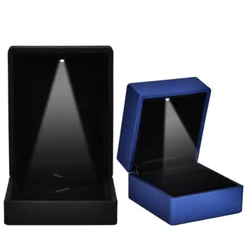 2019 LED Lighted Engagement Jewelry Box Display Holder Pandent Ring Box Storage Case Container Jewelry Accessories for Wedding a
2019 LED Lighted Engagement Jewelry Box Display Holder Pandent Ring Box Storage Case Container Jewelry Accessories for Wedding a