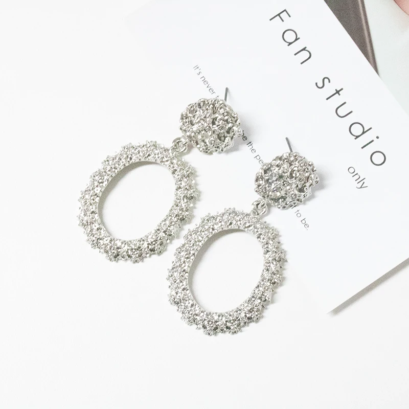 Luxury Metal Long Big Drop Earrings for Women Girl Fashion Charm Party Exaggerated Vintage Earring Jewelry 2019 Gift
Luxury Metal Long Big Drop Earrings for Women Girl Fashion Charm Party Exaggerated Vintage Earring Jewelry 2019 Gift