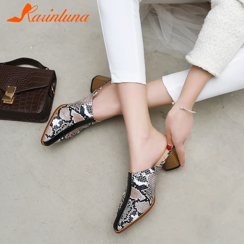 KARINLUNA New Fashion Plus Size 32-44 Snake Veins Ladies High Heels Shoes Woman Casual Party Ol Luxury Spring Autumn Mules
KARINLUNA New Fashion Plus Size 32-44 Snake Veins Ladies High Heels Shoes Woman Casual Party Ol Luxury Spring Autumn Mules