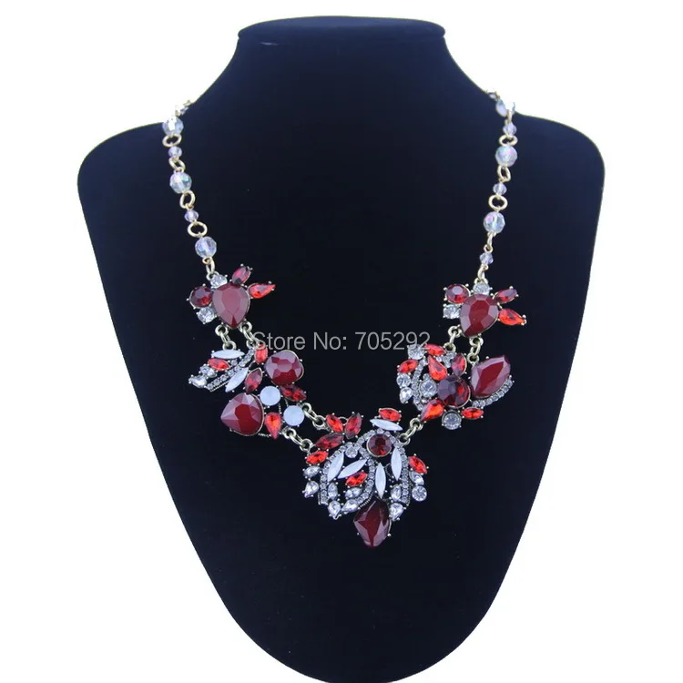 Vintage Metal Chain with Crystal & Beads Necklace Luxury Statement Necklaces for Women
Vintage Metal Chain with Crystal & Beads Necklace Luxury Statement Necklaces for Women