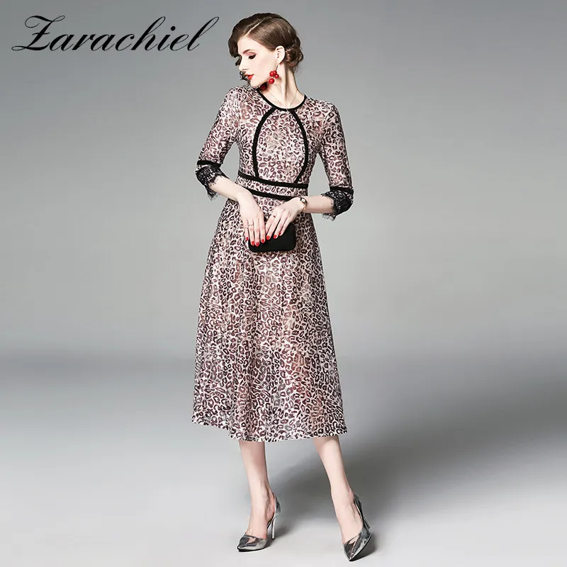 Fashion Designer Runway Leopard Print Lace Dress 2019 Summer Autumn Women O-Neck Patchwork Slim Fit and Flare Party Long Dress
Fashion Designer Runway Leopard Print Lace Dress 2019 Summer Autumn Women O-Neck Patchwork Slim Fit and Flare Party Long Dress