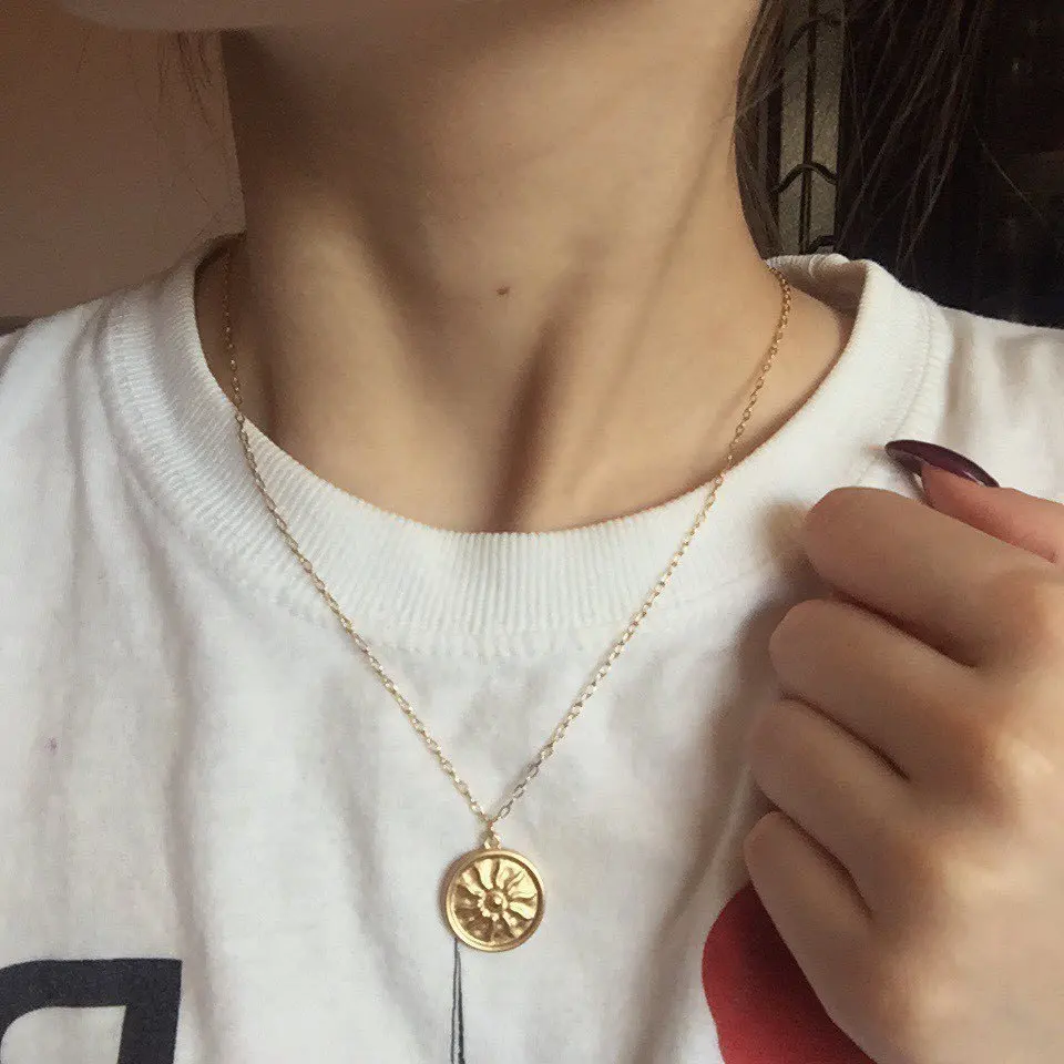 Fashion Gold Coin Necklace for Women Sunflower Pendant Necklace Gift Ethnic Bohemian Choker Necklace drop shipping collier femme
Fashion Gold Coin Necklace for Women Sunflower Pendant Necklace Gift Ethnic Bohemian Choker Necklace drop shipping collier femme