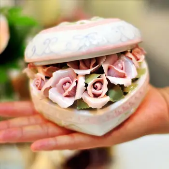 Fashion Ceramic Flower Music Boxes Roses Creative Birthday Gifts for Girls Boys New Murals Home Decoration Music Boxes Ornaments
Fashion Ceramic Flower Music Boxes Roses Creative Birthday Gifts for Girls Boys New Murals Home Decoration Music Boxes Ornaments