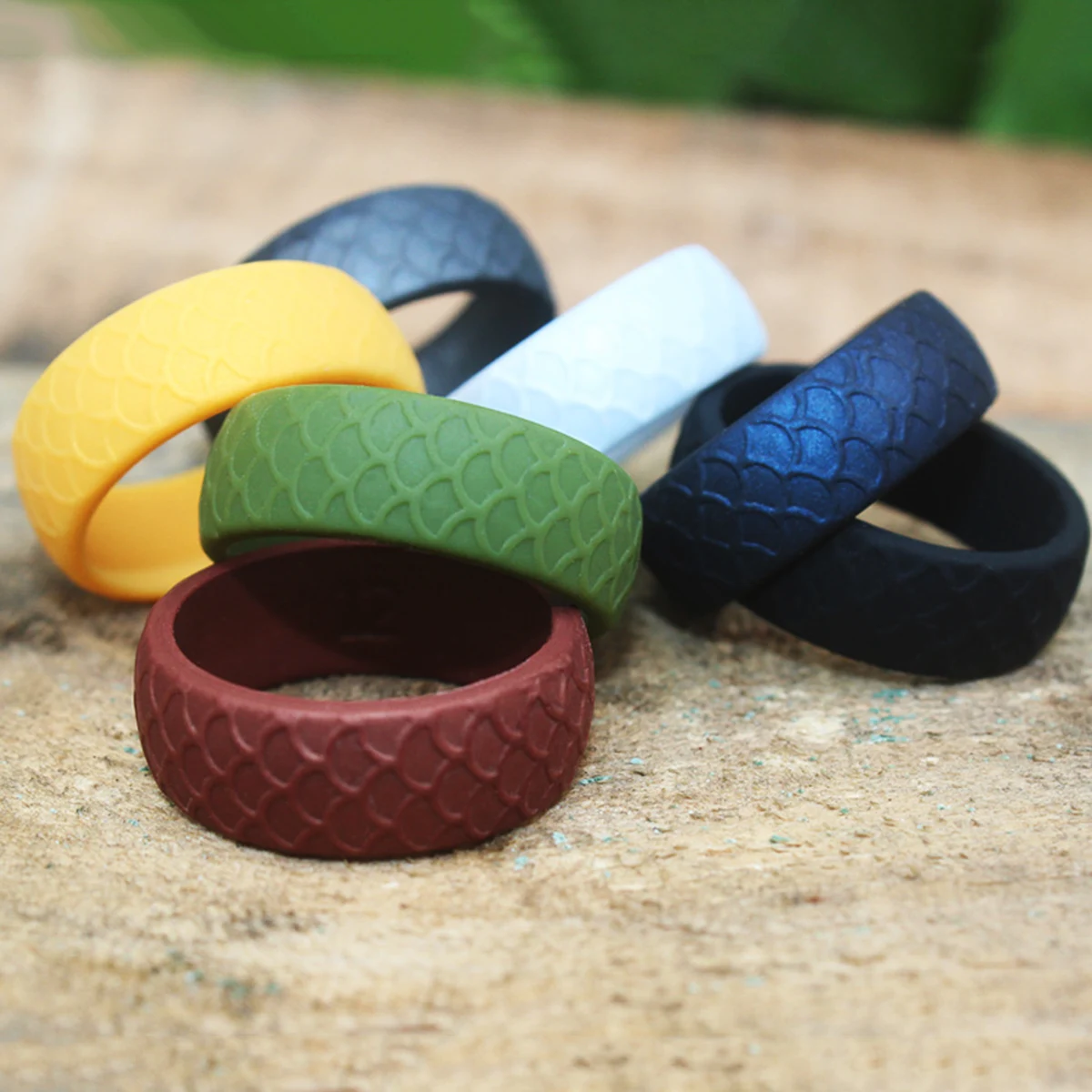 1PC Men's Eco-Friendly Finger 3D Fish-scale Pattern Silicone Rings Food Grade FDA Flexible Rubber Bands Ring Sports Jewelry JZ31
1PC Men's Eco-Friendly Finger 3D Fish-scale Pattern Silicone Rings Food Grade FDA Flexible Rubber Bands Ring Sports Jewelry JZ31