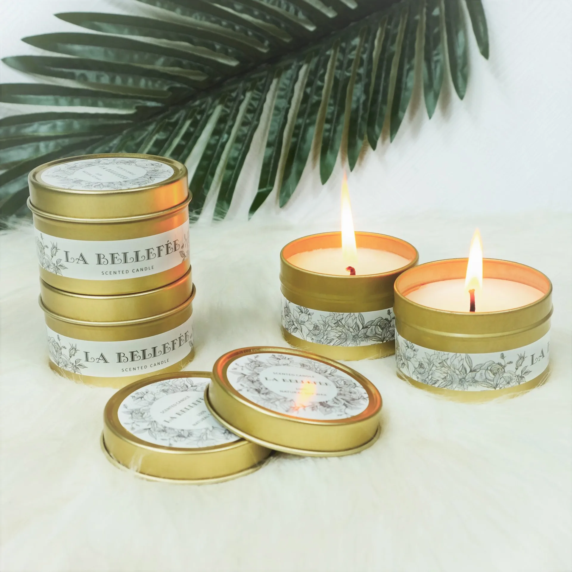 Cup-shaped essential oil scented candle soy wax candle wedding gift boxed with hand ceremony party candle decorations
Cup-shaped essential oil scented candle soy wax candle wedding gift boxed with hand ceremony party candle decorations