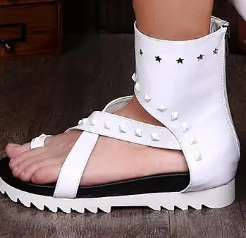 Summer breathable fashion high top male sandals youth trend personality white rivet han version of male cool boots
Summer breathable fashion high top male sandals youth trend personality white rivet han version of male cool boots