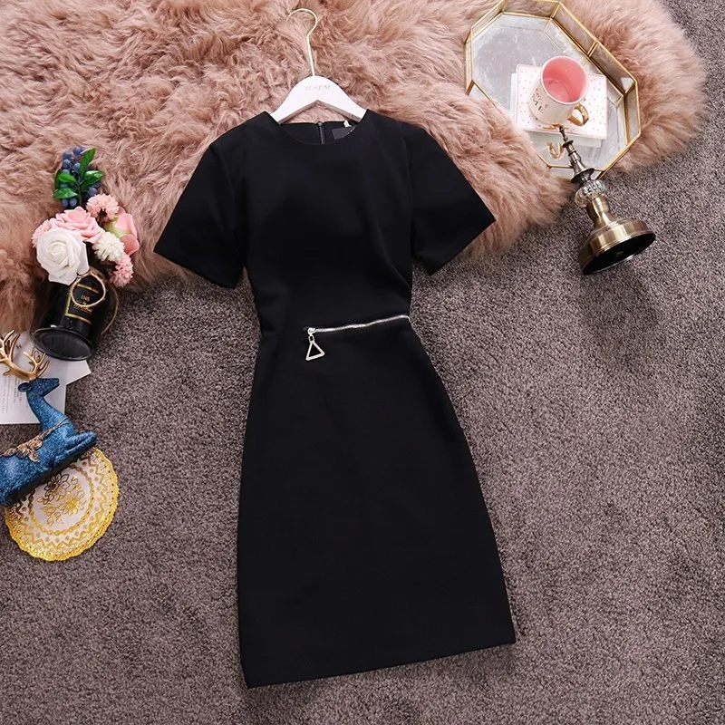 Summer the new temperament pure color package hip round collar short sleeve cultivate one's morality dress little black dress
Summer the new temperament pure color package hip round collar short sleeve cultivate one's morality dress little black dress
