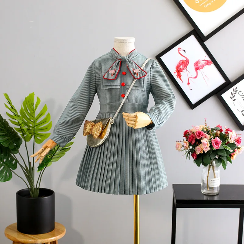Girls Dress 2019 Autumn New Girls Dress Hit Color Bow Long Sleeve College Pleated Dresses Princess Dress Hot New Style
Girls Dress 2019 Autumn New Girls Dress Hit Color Bow Long Sleeve College Pleated Dresses Princess Dress Hot New Style