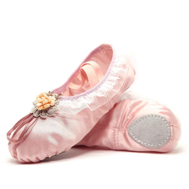 Satin Ballet Shoes Children Dance Slippers Girls Toddler Ribbon Rhinestone Flower Ballet Flats Dance Shoes for Kids
Satin Ballet Shoes Children Dance Slippers Girls Toddler Ribbon Rhinestone Flower Ballet Flats Dance Shoes for Kids