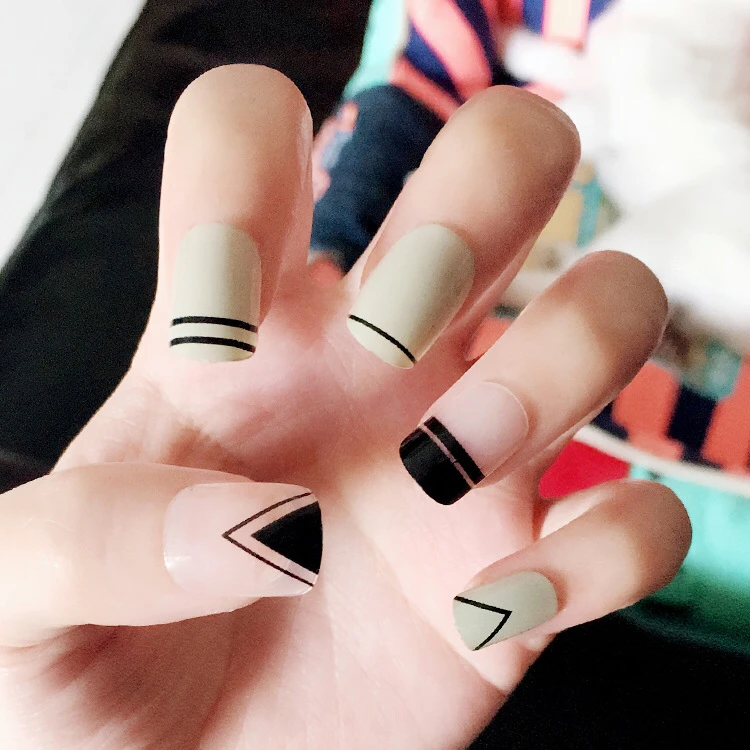 24Pcs Elegant Light Green Christmas Fake Nails Press on Nail Black Artificial Nail Tips with Glue Sticker Faux Ongles Unhas Gift
24Pcs Elegant Light Green Christmas Fake Nails Press on Nail Black Artificial Nail Tips with Glue Sticker Faux Ongles Unhas Gift