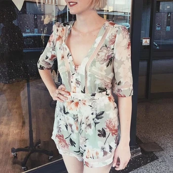 2019 new Sexy Fashion Flower Print V Neck Short Sleeve Chiffon Playsuit Patchwork Multicolor Clubwear Jumpsuit Wholesale
2019 new Sexy Fashion Flower Print V Neck Short Sleeve Chiffon Playsuit Patchwork Multicolor Clubwear Jumpsuit Wholesale
