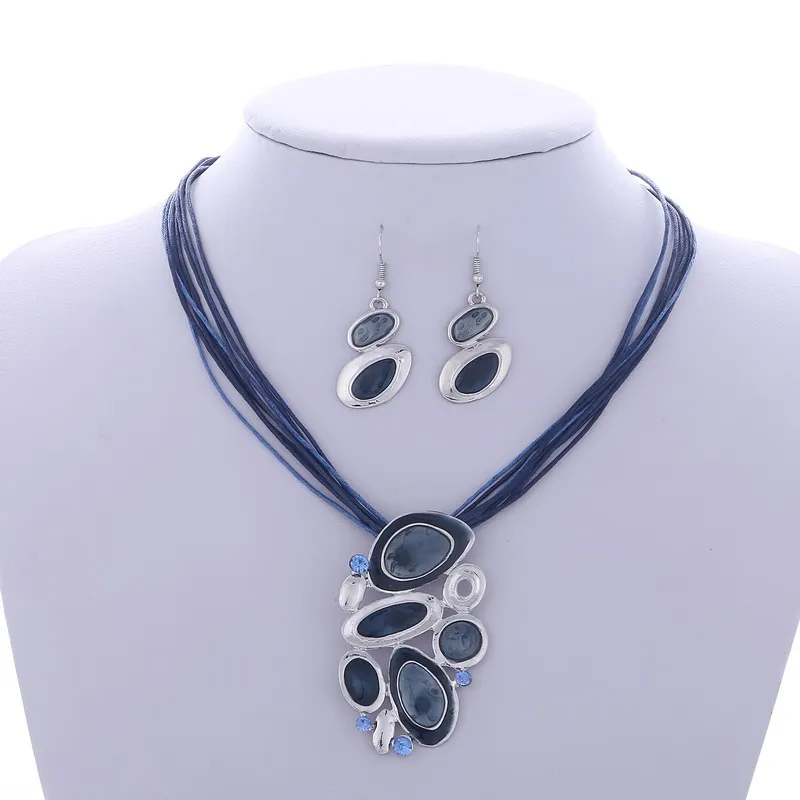 MINHIN Blue Multi Layers Necklace Earring Set For Women Oil Drip Design Silver Pendant Jewelry Set Statement Accessory
MINHIN Blue Multi Layers Necklace Earring Set For Women Oil Drip Design Silver Pendant Jewelry Set Statement Accessory