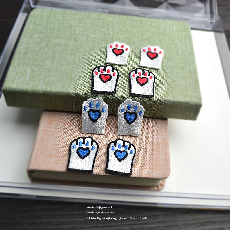 AHYONNIEX Brand 2PCS/LOT Embroidered Cute Cat Claw Patches Clothes Bags DIY Applique Embroidery Parches Iron Patch for Clothing
AHYONNIEX Brand 2PCS/LOT Embroidered Cute Cat Claw Patches Clothes Bags DIY Applique Embroidery Parches Iron Patch for Clothing
