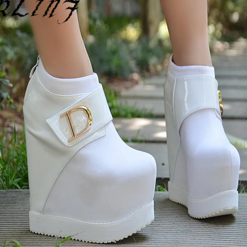 RLINF Autumn New 15CM Thick Bottom Suede Patent Leather Stitching Sexy High-heeled Increase Short Women Boots
RLINF Autumn New 15CM Thick Bottom Suede Patent Leather Stitching Sexy High-heeled Increase Short Women Boots
