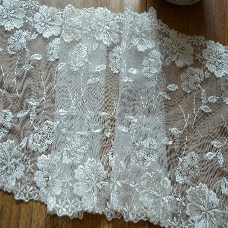 Free shiping 20cm width-3yds/lot white shiny silk Embroidery lace trim for garments and wedding decoration 1662501
Free shiping 20cm width-3yds/lot white shiny silk Embroidery lace trim for garments and wedding decoration 1662501