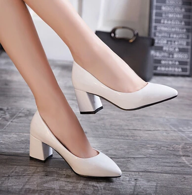 2017 spring new Korean women's shoes with a single with a comfortable work shoes pointed OL large size shoes 41 42 43 44 45 46
2017 spring new Korean women's shoes with a single with a comfortable work shoes pointed OL large size shoes 41 42 43 44 45 46