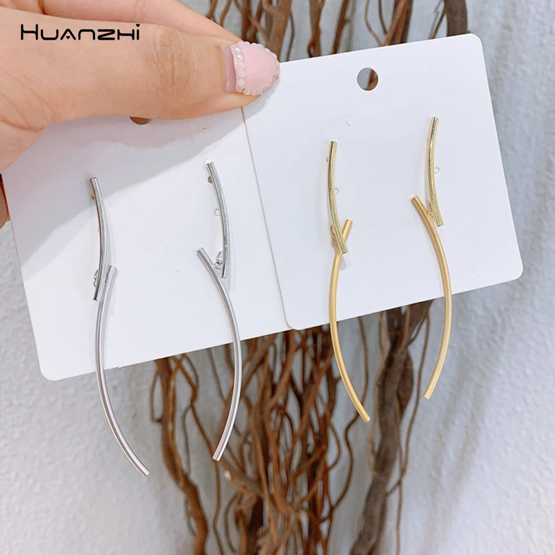 HUANZHI 2019 New S925 Silver Irregular Curved Geometric Splice Distortion Metal Stud Earrings for Women Girls Party Gift Jewelry
HUANZHI 2019 New S925 Silver Irregular Curved Geometric Splice Distortion Metal Stud Earrings for Women Girls Party Gift Jewelry