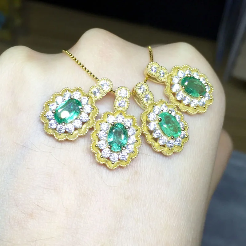 Qi Xuan_Fashion Jewelry_Colombian Green Stone Windmill Necklaces_S925 Solid Silver Pendant Necklaces_Factory Directly Sales
Qi Xuan_Fashion Jewelry_Colombian Green Stone Windmill Necklaces_S925 Solid Silver Pendant Necklaces_Factory Directly Sales