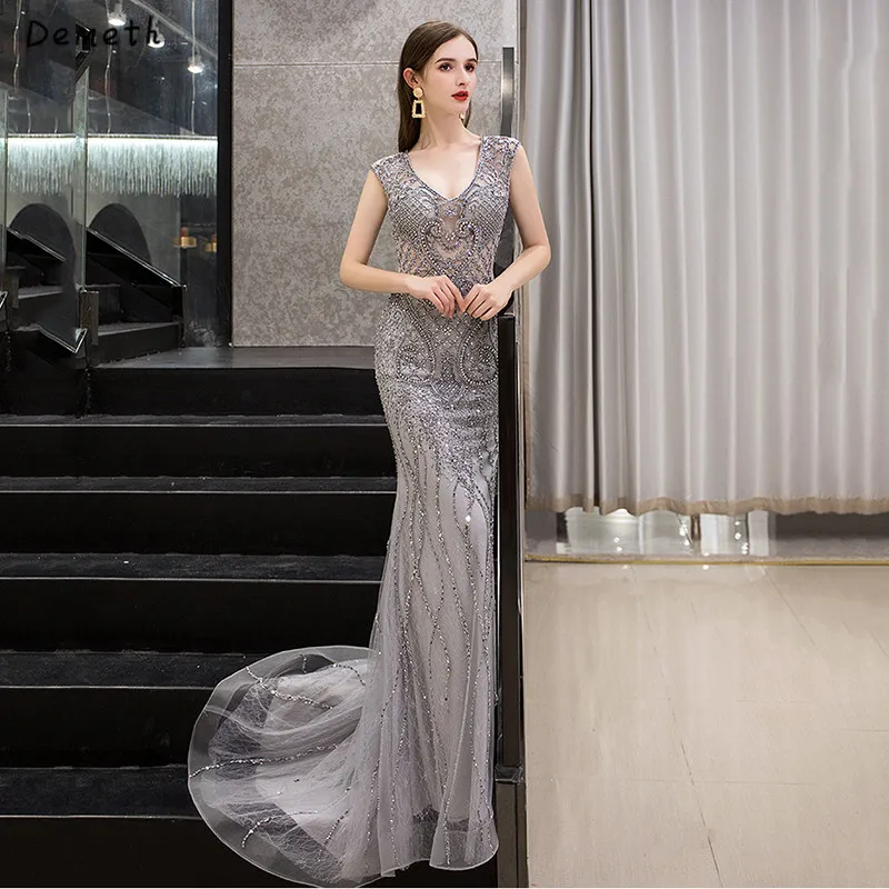 Dubai New Luxury Evening Dresses Gray Mermaid Beading Diamont Hook Back Evening Gowns
Dubai New Luxury Evening Dresses Gray Mermaid Beading Diamont Hook Back Evening Gowns