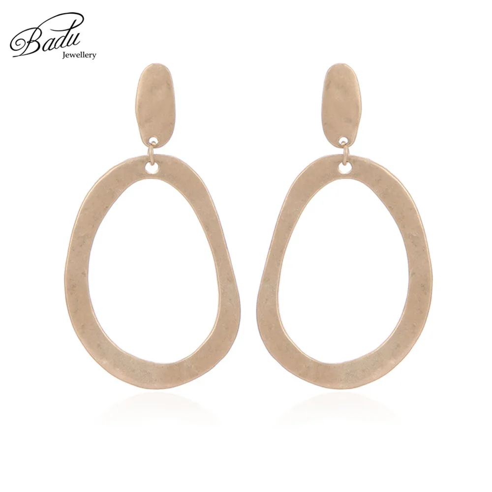 Badu Gold Geometric Metallic Earrings for Women Large Dangle Drop Punk Earrings Jewelry for Halloween Exaggerated Fashion
Badu Gold Geometric Metallic Earrings for Women Large Dangle Drop Punk Earrings Jewelry for Halloween Exaggerated Fashion