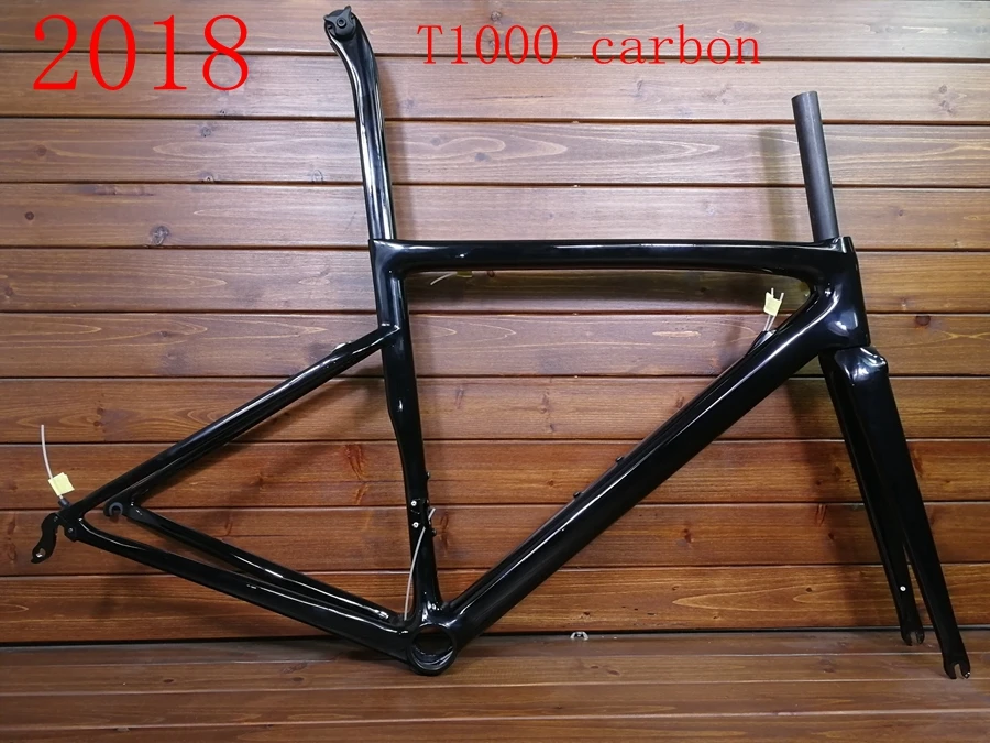 40colors T1000 taiwan made carbon road frame bicycle bike frame mechanical&di2 BSA/BB30/PF30 XDB/dpd shipping available
40colors T1000 taiwan made carbon road frame bicycle bike frame mechanical&di2 BSA/BB30/PF30 XDB/dpd shipping available
