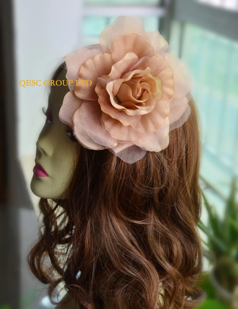 LT PINK 15cm silk flower hair accessory for fascinator sinamay hat.with brooch pin hair clip.
LT PINK 15cm silk flower hair accessory for fascinator sinamay hat.with brooch pin hair clip.