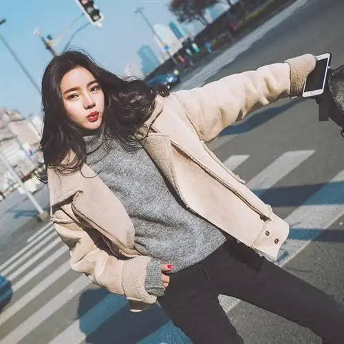Loose Fashion Womens Short Coats 2018 Winter Open Stitch Wool Blend Coat and Jacket Turn-down Collar Ladies Coats
Loose Fashion Womens Short Coats 2018 Winter Open Stitch Wool Blend Coat and Jacket Turn-down Collar Ladies Coats