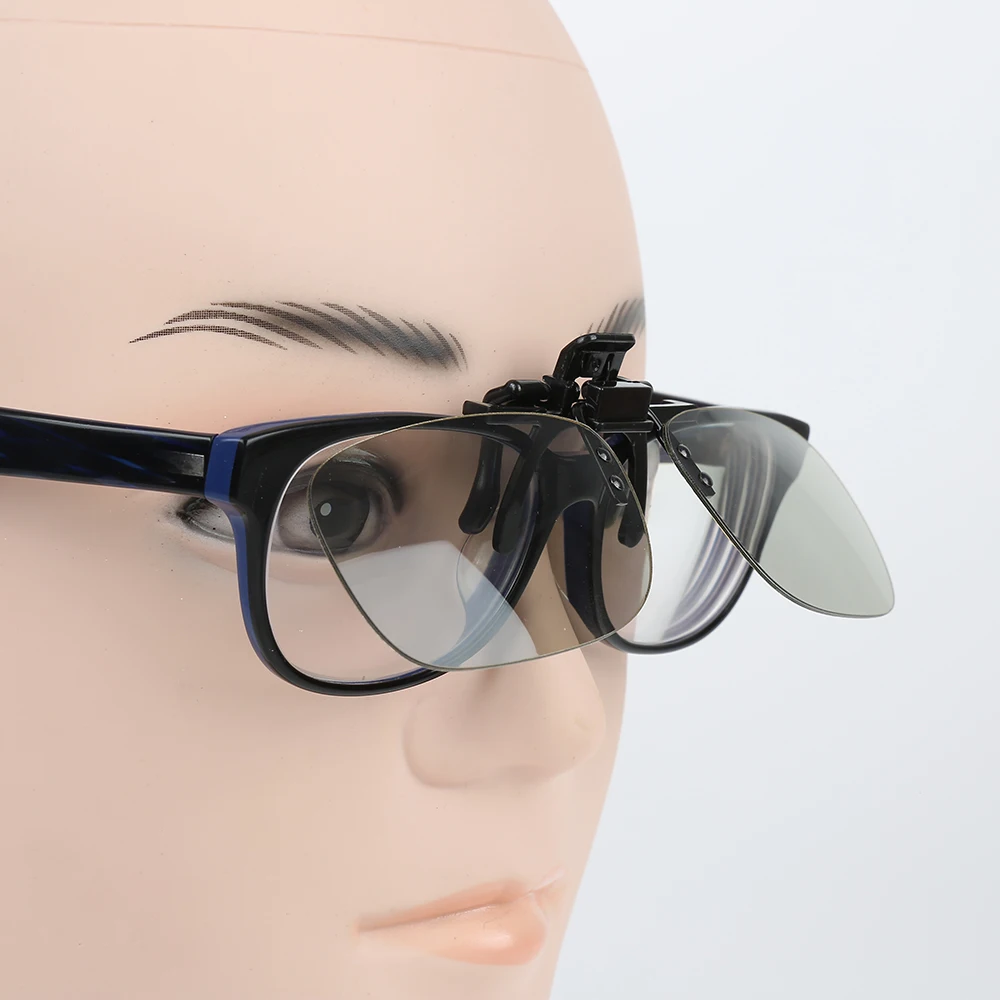 Clip On 3D Glasses type Passive Circular Polarized 3D Glass Clip for 3D TV Movie IMAX Cinema Movie Film
Clip On 3D Glasses type Passive Circular Polarized 3D Glass Clip for 3D TV Movie IMAX Cinema Movie Film