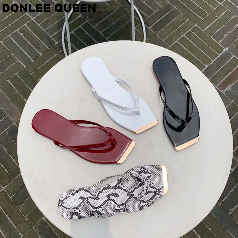 2019 New Summer Flip Flops Slippers Women Square Toe Narrow Band Simple Slides Beach Sandal Flat Casual Shoes sandalias mujer
2019 New Summer Flip Flops Slippers Women Square Toe Narrow Band Simple Slides Beach Sandal Flat Casual Shoes sandalias mujer