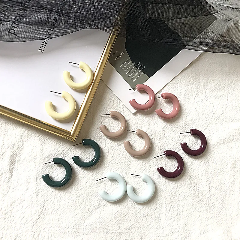 UJBOX Factory Wholesale 2019 Autumn Winter Geometric Circle Earrings Female Multicolor Retro Temperament Hoop Earrings
UJBOX Factory Wholesale 2019 Autumn Winter Geometric Circle Earrings Female Multicolor Retro Temperament Hoop Earrings