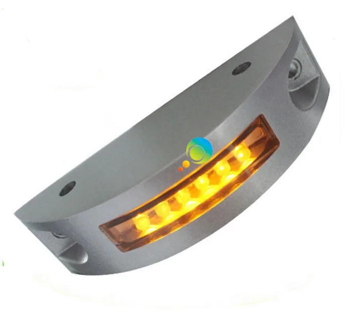 Flash mode CE RoHS approved aluminum shell semicircle yellow flashing light solar power LED road stud
Flash mode CE RoHS approved aluminum shell semicircle yellow flashing light solar power LED road stud