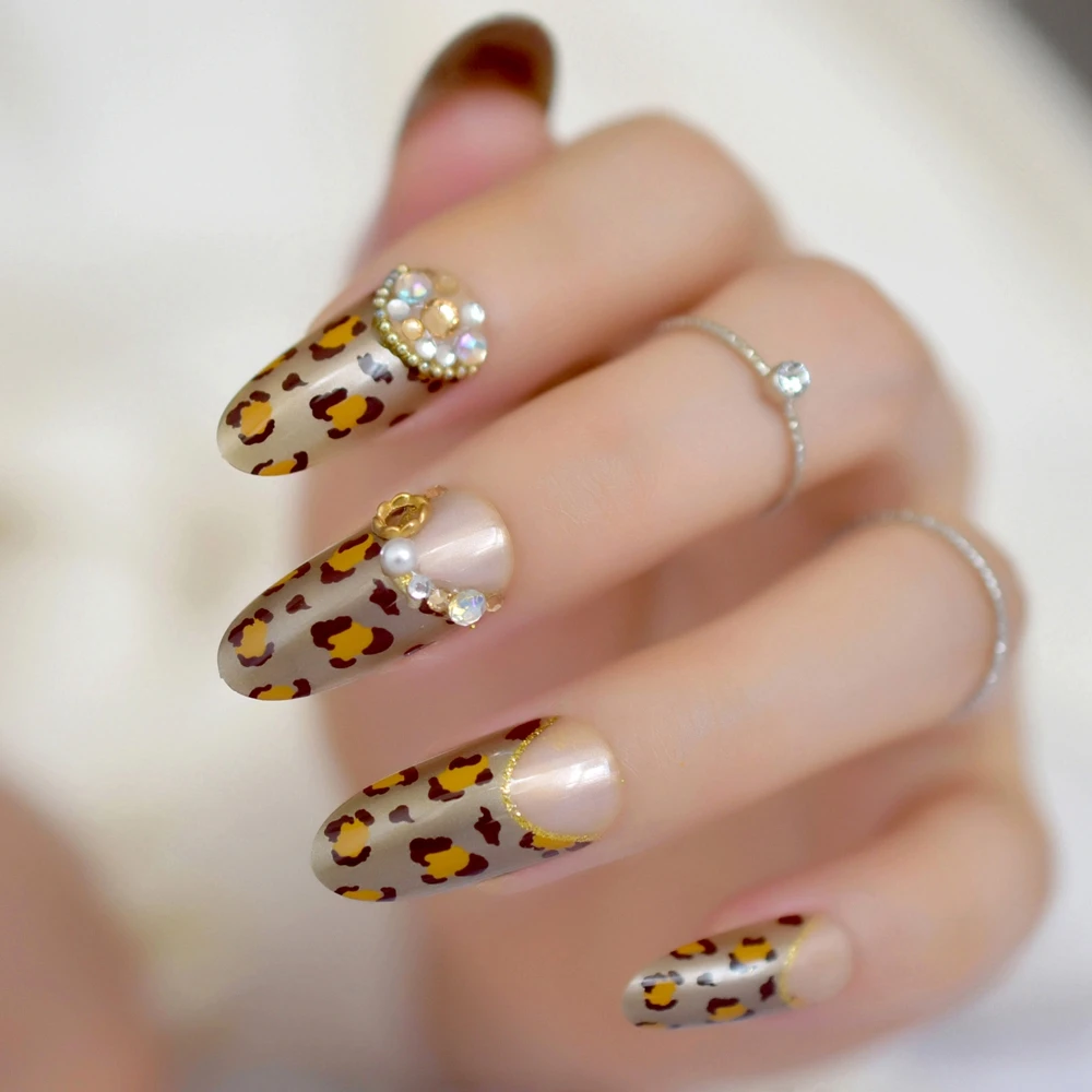 24Pcs Leopard Design 3D Decoration Extral Long Round Fake Nails French False Nail Tips with Pearl Elegant Salon Product Z884
24Pcs Leopard Design 3D Decoration Extral Long Round Fake Nails French False Nail Tips with Pearl Elegant Salon Product Z884